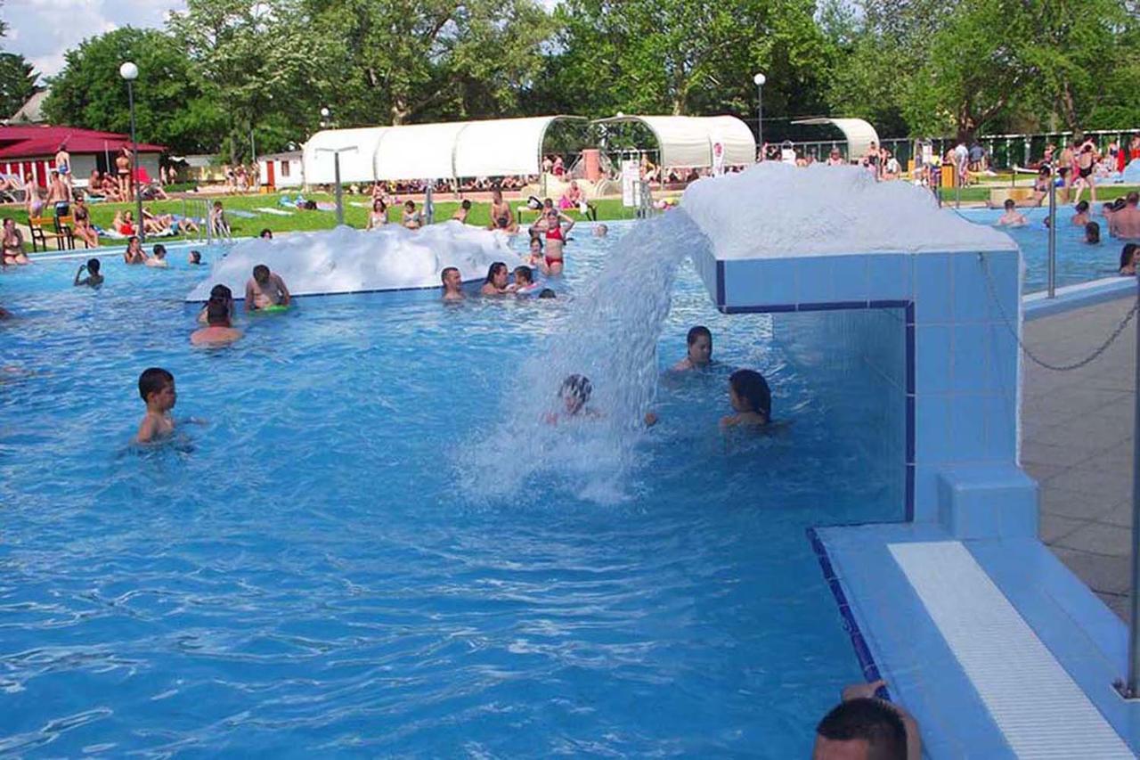 Berettyo Central Apartment Berettyóújfalu Dış mekan fotoğraf